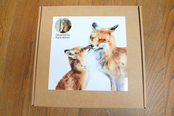 fox kiss clock packaging